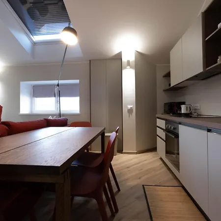 Riverview - New In Apartment *